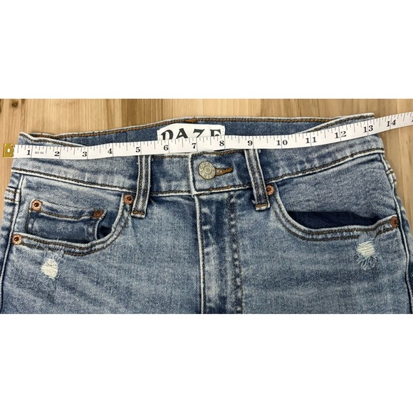 Daze Women's 27 Hug Jeans High Rise Cropped Boot Leg Distressed Raw Hem Stretch - Picture 5 of 10